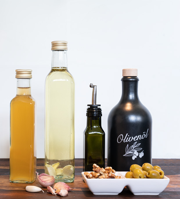 Botellas de vinagre y aceite 